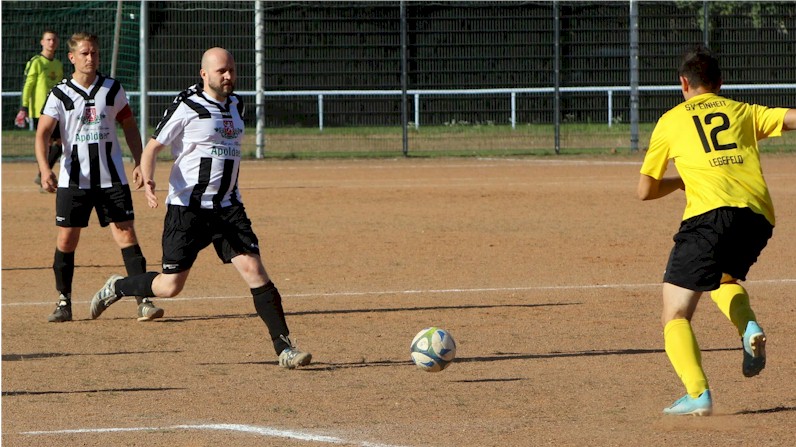 VfB Oberweimar Herren: Erster Heimsieg auf der Falkenburg VfB Oberweimar Herren: Erster Heimsieg auf der Falkenburg