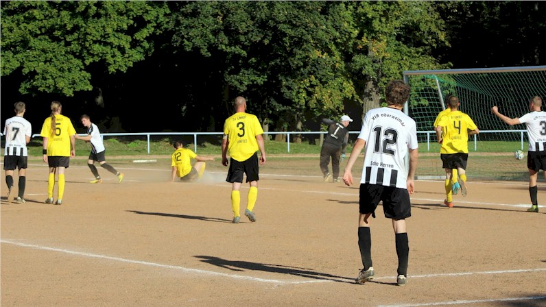 VfB Oberweimar Herren: Erster Heimsieg auf der Falkenburg VfB Oberweimar Herren: Erster Heimsieg auf der Falkenburg