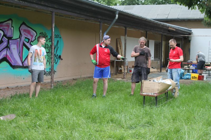 Arbeitseinsatz am Vereinsheim des VfB Oberweimar Arbeitseinsatz am Vereinsheim des VfB Oberweimar